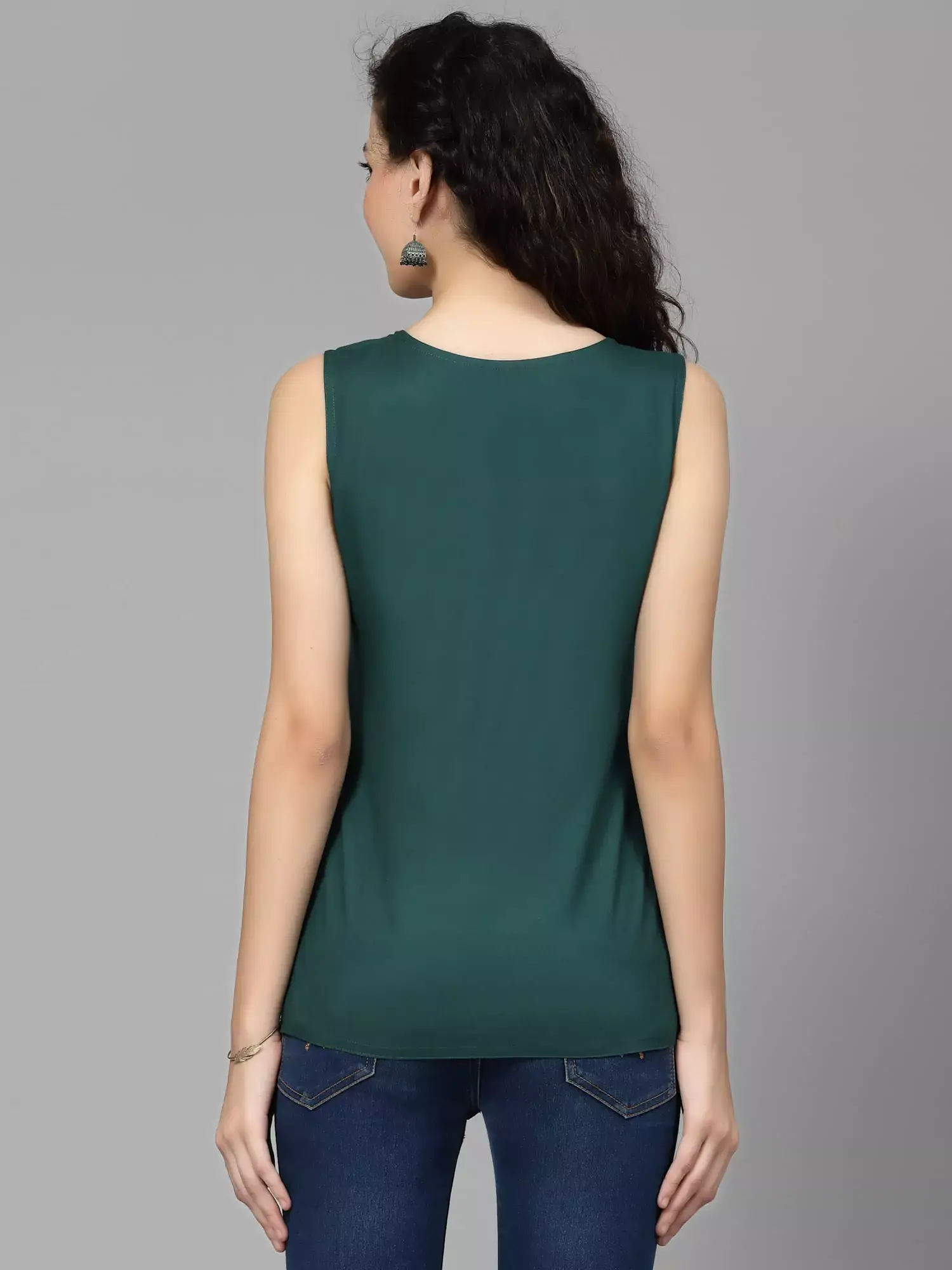 green-sleeveless-aari-short7.webp
