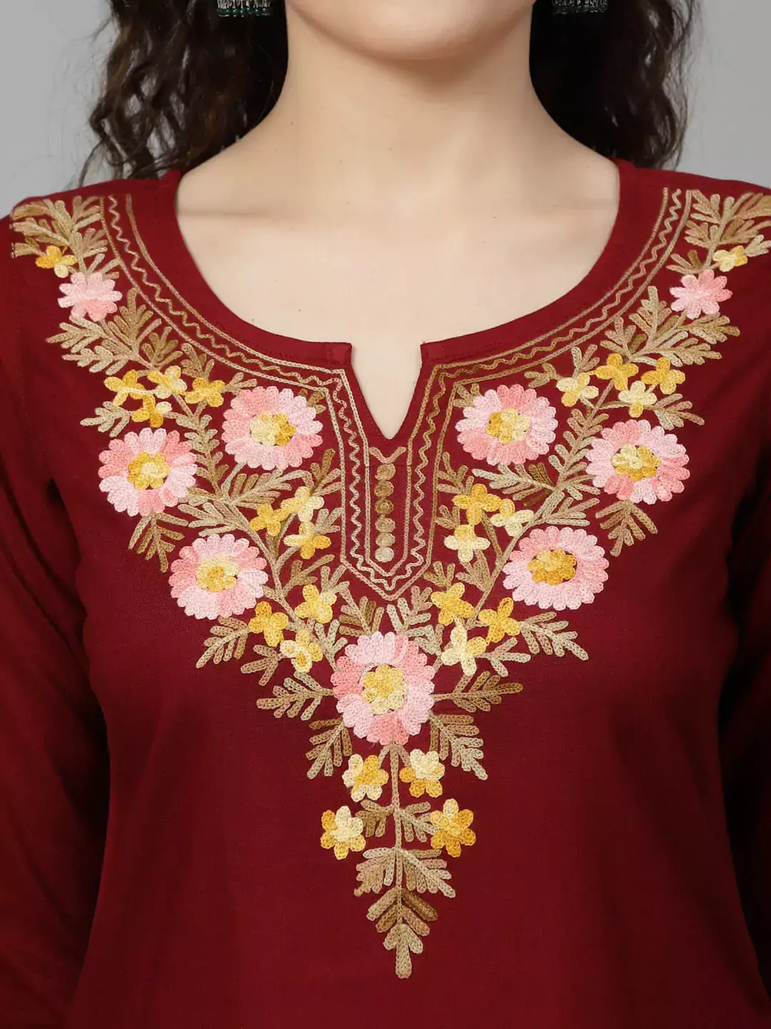 israa-aari-maroon-short-kurti4-1.webp