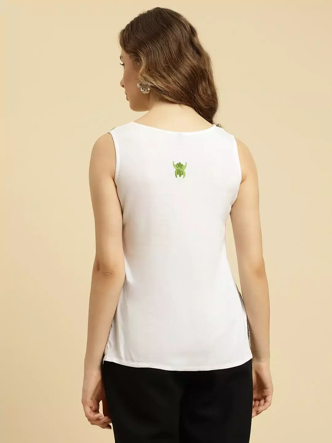 white-green-sleeveless3.webp